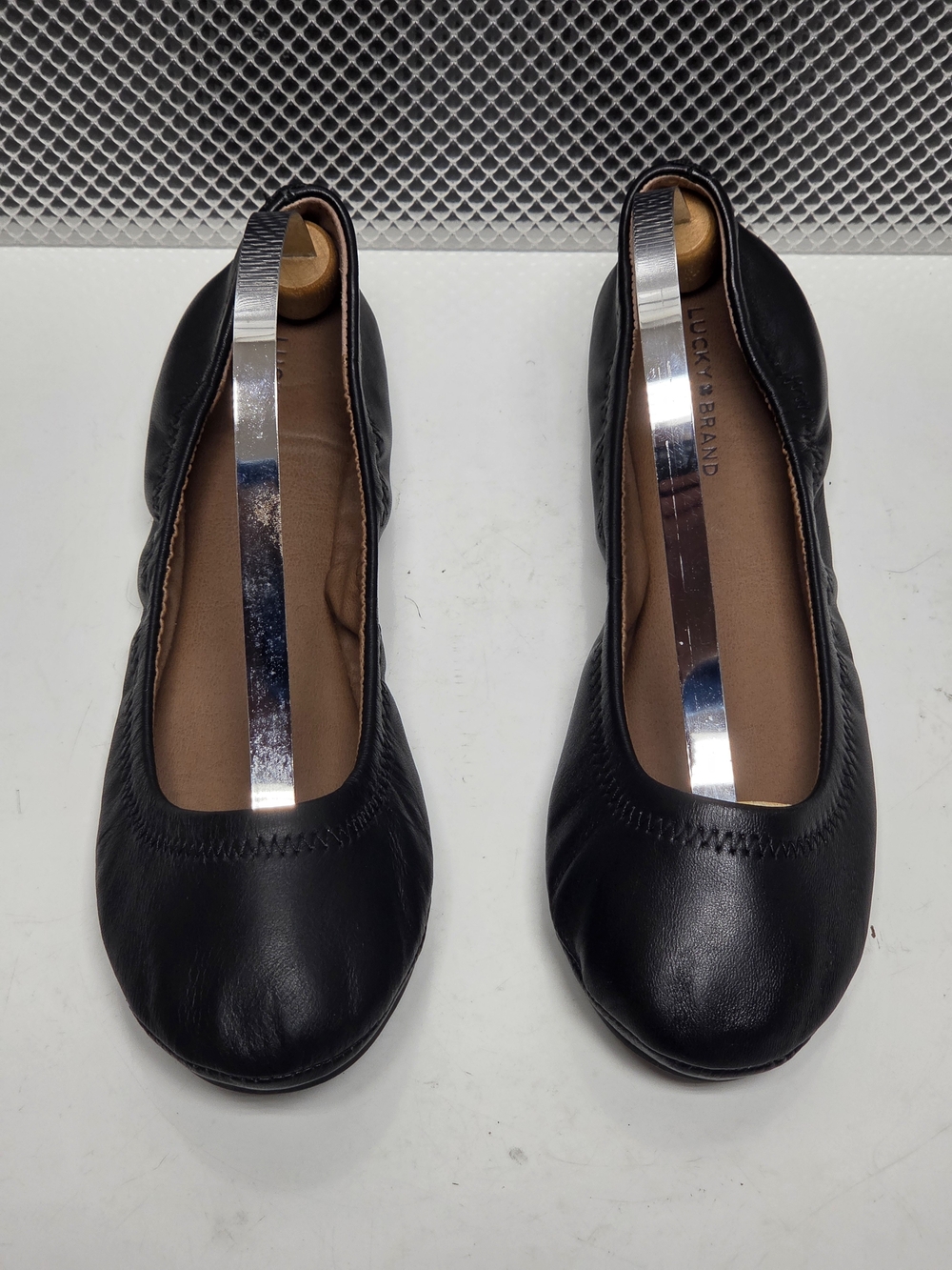 Lucky Brand Emmie Ballet Flats Sz 7 Slip On Black Leather Barely Worn EUC